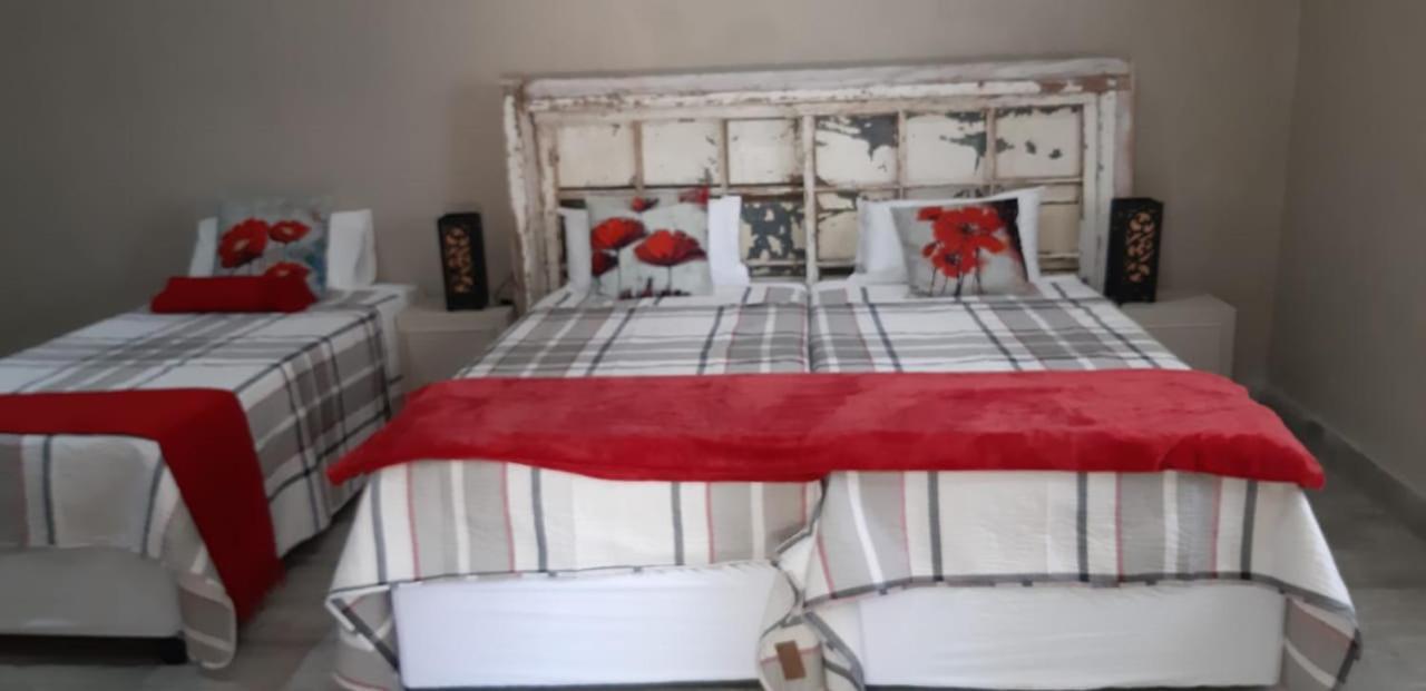 Bloemhof French Linen Guesthouse מראה חיצוני תמונה